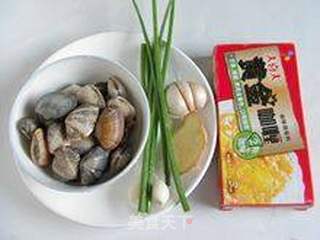 满口的浓郁酱汁-----咖喱酱花蛤的做法步骤：1