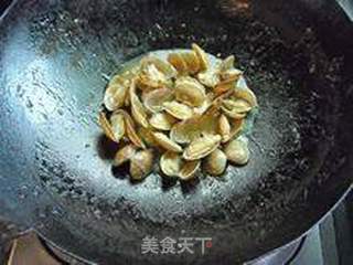 满口的浓郁酱汁-----咖喱酱花蛤的做法步骤:7
