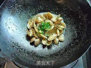 满口的浓郁酱汁-----咖喱酱花蛤的做法步骤:8
