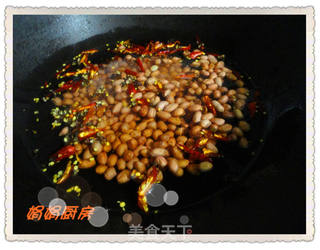 仿制黄飞红麻辣花生!-----美味看得见!的做法步骤:3