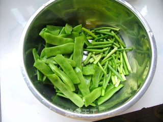 营养美味一锅出——扁豆焖面的做法步骤:2