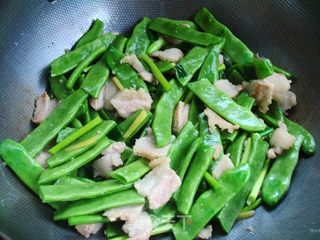 营养美味一锅出——扁豆焖面的做法步骤:5