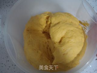 新手必学的基础面点——南瓜小馒头的做法步骤：6