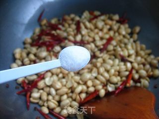 【幸福不过如此】超赞下酒菜——麻辣花生米的做法步骤:9