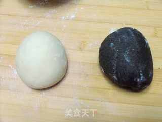 补肾益精润肠燥——奶香黑白馒头卷的做法步骤:4