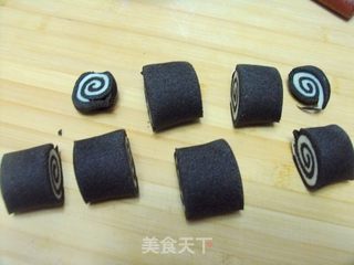 补肾益精润肠燥——奶香黑白馒头卷的做法步骤:9