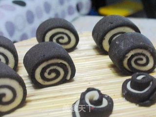 补肾益精润肠燥——奶香黑白馒头卷的做法步骤:10