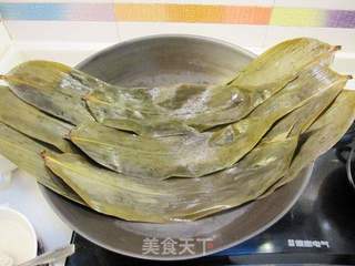 广西猪手大粽子的做法步骤:11