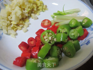 铁锅不粘的秘诀:铁锅煎烧豆腐鱼的做法步骤:5