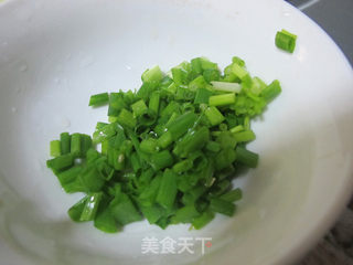 铁锅不粘的秘诀：铁锅煎烧豆腐鱼的做法步骤：6