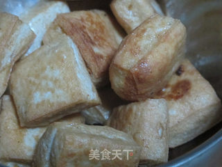铁锅不粘的秘诀:铁锅煎烧豆腐鱼的做法步骤:17