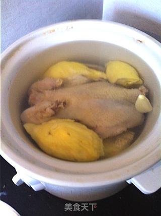 四只鸡——榴莲炖鸡的做法步骤：3