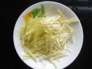 韭黄肉酱拌肠粉的做法步骤:2