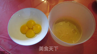 电饭煲戚风蛋糕的做法步骤:2