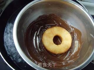 巧克力甜甜圈的做法步骤:11