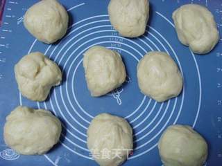 炼奶小餐包(中种法)的做法步骤:8