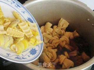 百页结竹笋红烧肉的做法步骤:8