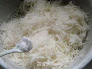 香菇萝卜猪肉馅馒头的做法步骤:5