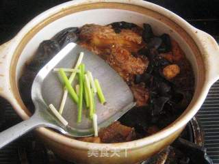 豆腐黑木耳炖咸青鱼的做法步骤:11
