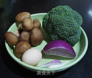 飘香红酒猪扒的做法步骤:2