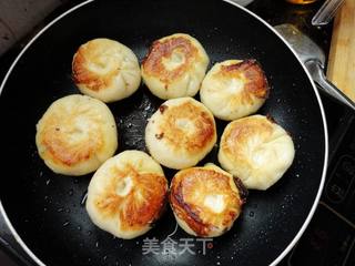 为家人做爱心营养早餐之------火腿鸡蛋煎包的做法步骤:12