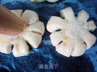 少油的花形豆沙面包的做法步骤:9