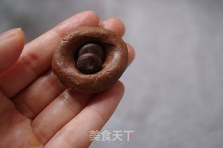 甜蜜的爱意。。。巧克力黑心球小圆饼的做法步骤：7