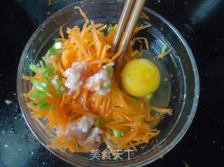 胡萝卜鸡蛋饼【宝宝辅食餐】的做法步骤:3