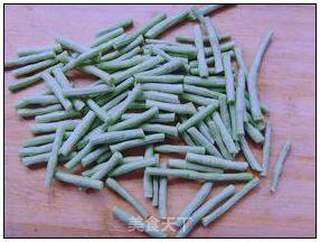 酱拌豆角 。的做法步骤：2