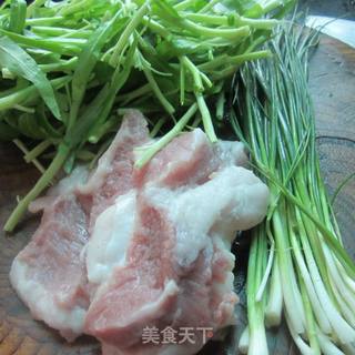 蔬菜肉饺---------蔬菜是人们每天不可缺少的食物的做法步骤：1