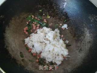 7月18日卡卡早餐之花朵蛋包饭的做法步骤:3