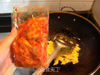 泡菜蛋炒饭的做法步骤:4