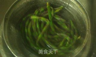 紫蝴蝶斑纹豇豆的做法步骤:4