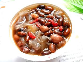 黑豆花生银耳羹的做法步骤:8