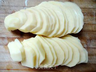 土豆的百变美味------可爱的简易表情土豆煎饼的做法步骤:2