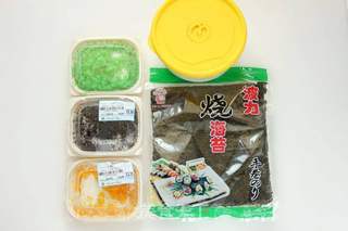 【夏日凉爽主食】鱼子军舰寿司的做法步骤:2