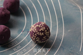 集色、香、味于一身并能拉出长长丝的小点心---【紫薯奶酪球】的做法步骤:8