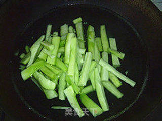 【夏季凉拌菜系列之素食篇】——白灼芥蓝的做法步骤:2