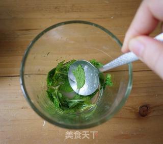 夏日清凉饮品，mojito做法！的做法步骤：2