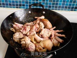 小鸡炖榛蘑的做法步骤:5