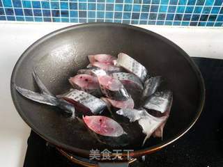 红烧鲅鱼的做法步骤：4