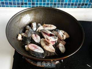 红烧鲅鱼的做法步骤：5