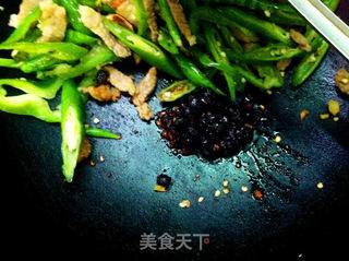 低油正宗湘味辣椒炒肉的做法步骤:7