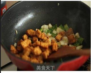 吃一口香酥又不辣——香辣酥.鸡丁的做法步骤:6