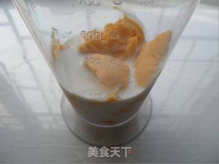芒果冰淇淋奶昔的做法步骤:3