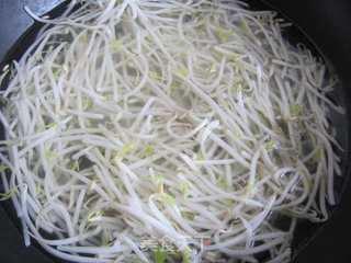 夏日去火小凉菜----凉拌绿豆芽的做法步骤:3