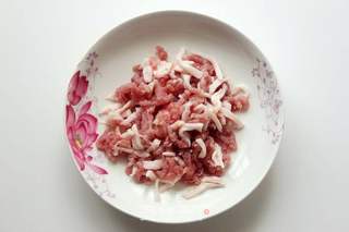 【夏日养生小炒】鲜姜丝炒肉的做法步骤:4