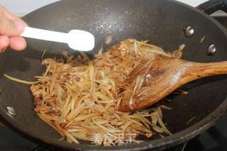 【夏日养生小炒】鲜姜丝炒肉的做法步骤:8