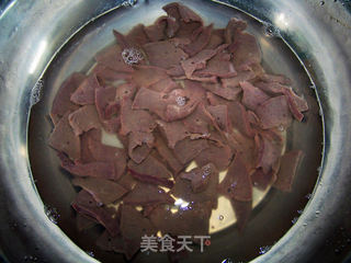 心蓝手制私房菜【土匪猪肝】——吃饱了才有力气减肥(欣和试用报告)的做法步骤:2