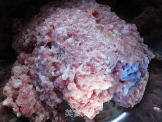 芹菜猪肉元宝饺的做法步骤：1